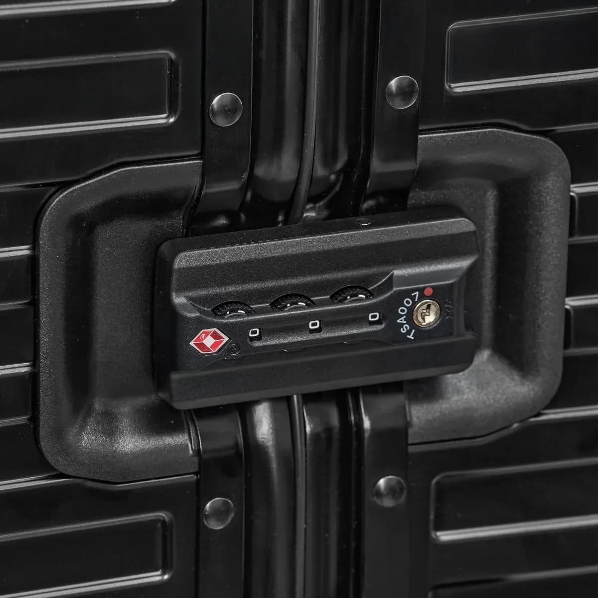Vertica Stream Cabin Luggage - View 5
